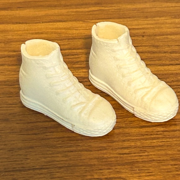 Barbie Doll White Hi-top Tennis Sneaker Shoes Flat Feet - Picture 1 of 4